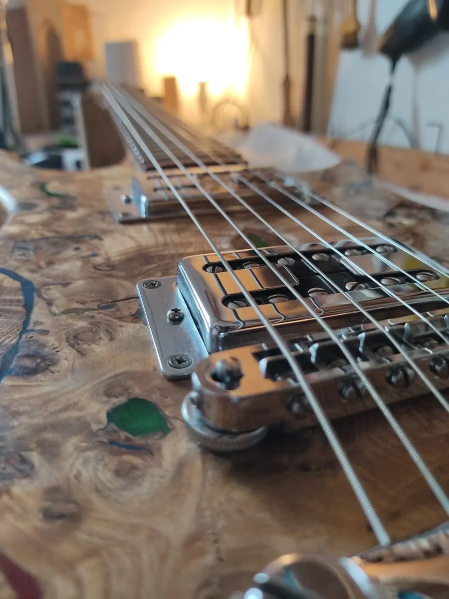 La magnifique guitare JessiCaster de Fabrice Bosca